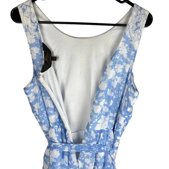 Disney Alice “Through the Looking Glass” White Floral Lace Dress Size Large - Picture 8 of 10